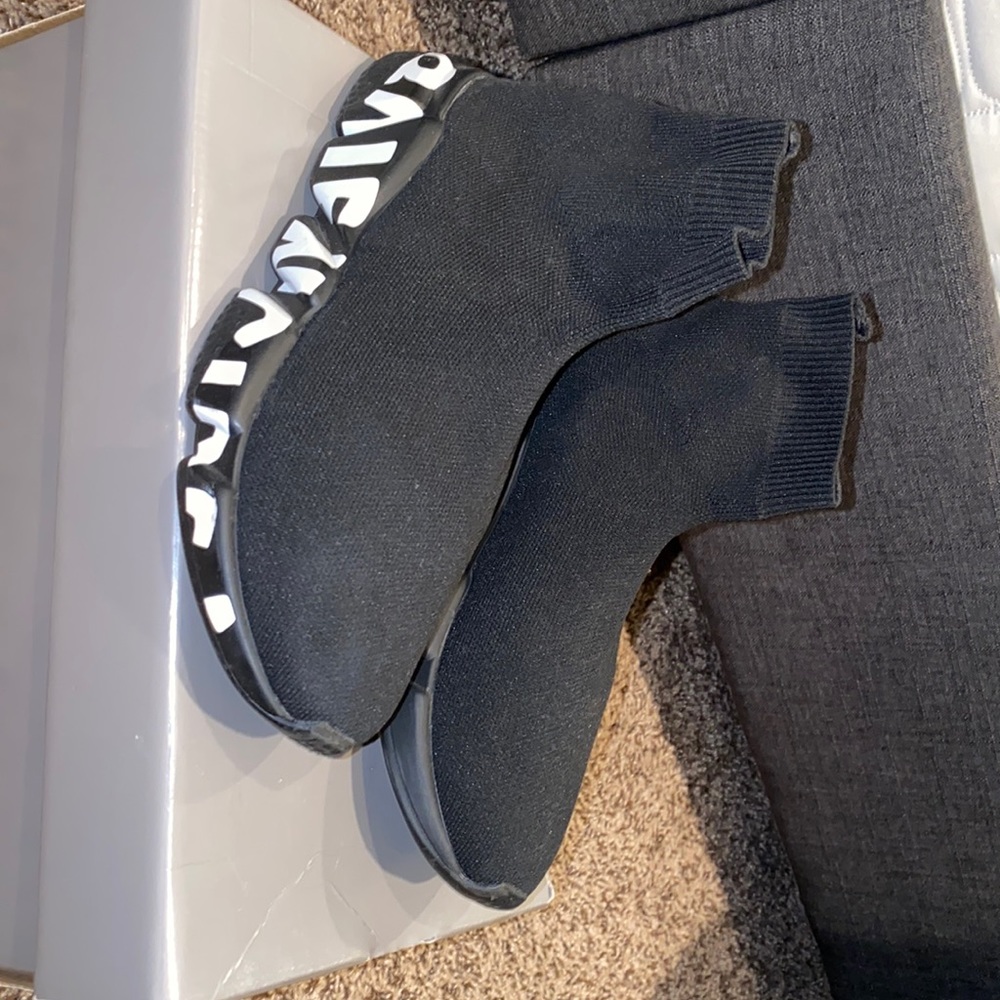 WOMEN'S SPEED GRAFFITI SNEAKER IN BLACK/WHITE